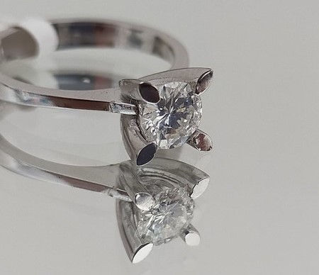 Uygun tek taş pırlanta